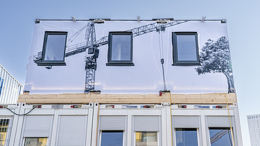 Foto von Außenansicht Holzcontainer