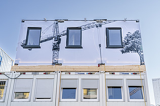 Foto von Außenansicht Holzcontainer