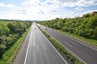 Foto einer Autobahn von oben
