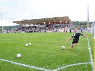 Foto von einem Fußballfeld Rasen