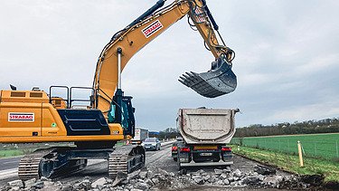 Foto von Bagger Sanierung Südautobahn