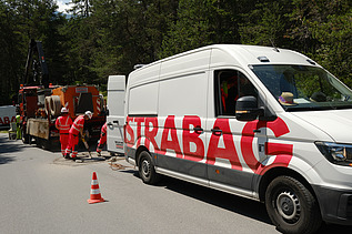 Foto von Auto von Schachtrahmensanierung