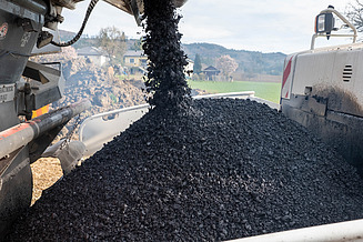 recycelter Asphalt Bild von recyceltem Asphalt