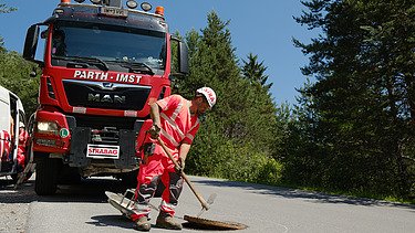 Foto von Arbeiter der Schachtrahemnsanierung