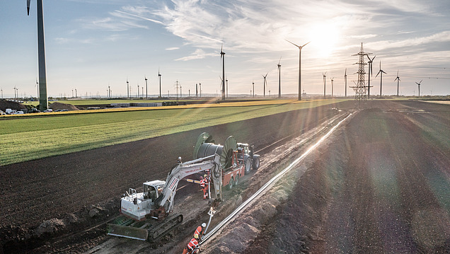 Foto von Windkraftwerken